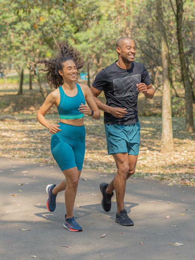 Corrida na esteira vs. corrida ao ar livre: Qual é a melhor escolha?